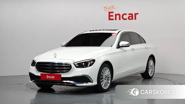 Mercedes-Benz E-Class W213 2023 Белый из Кореи