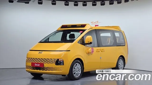 Hyundai Staria 2023 Желтый из Кореи