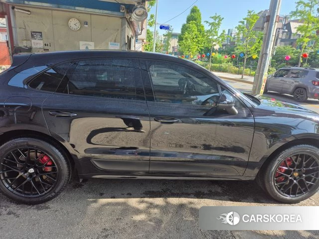 Porsche Macan 2018 Черный из Кореи