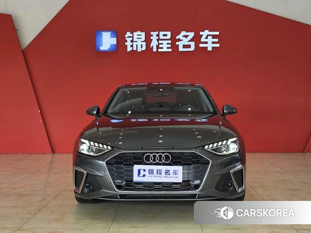 Audi A4L 2022 Темно-серый из Китая