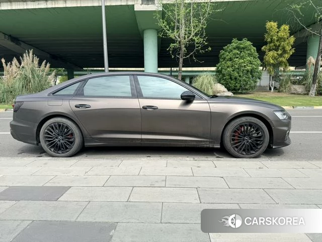 Audi A6L PHEV 2022 Черный из Китая
