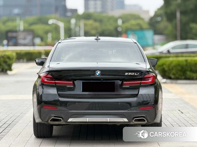 BMW 5 series 2023 Черный из Китая