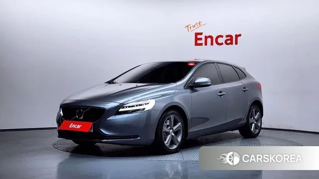 Volvo V40 2018 Серый из Кореи