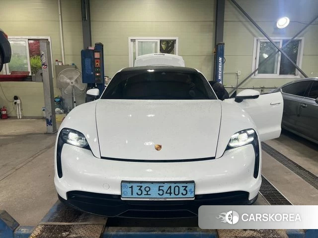 Porsche Taycan 2020 Белый из Кореи