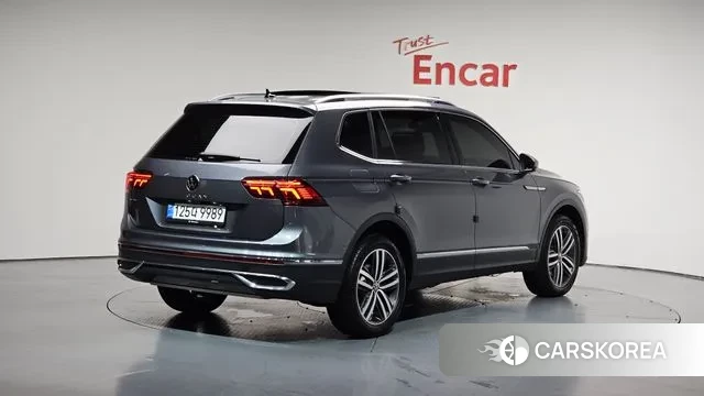 Volkswagen Tiguan Allspace 2024 Серый из Кореи