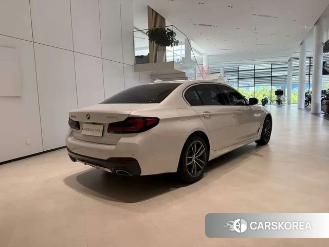 BMW 5 series 2022 Белый из Китая