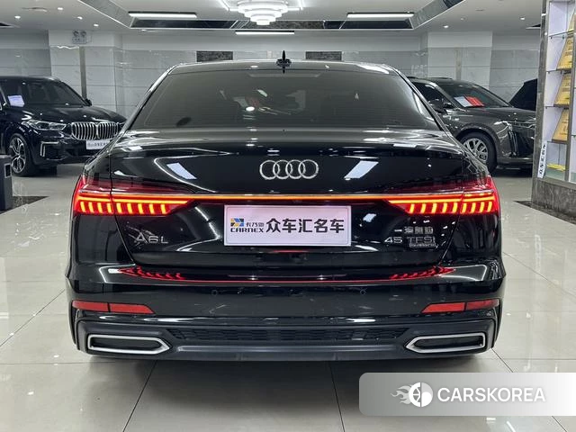 Audi A6L 2022 Черный из Китая