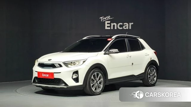 Kia Stonic 2018 Белый из Кореи