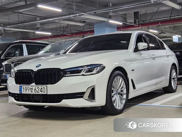 BMW 5 Series (G30) 2022 Белый из Кореи