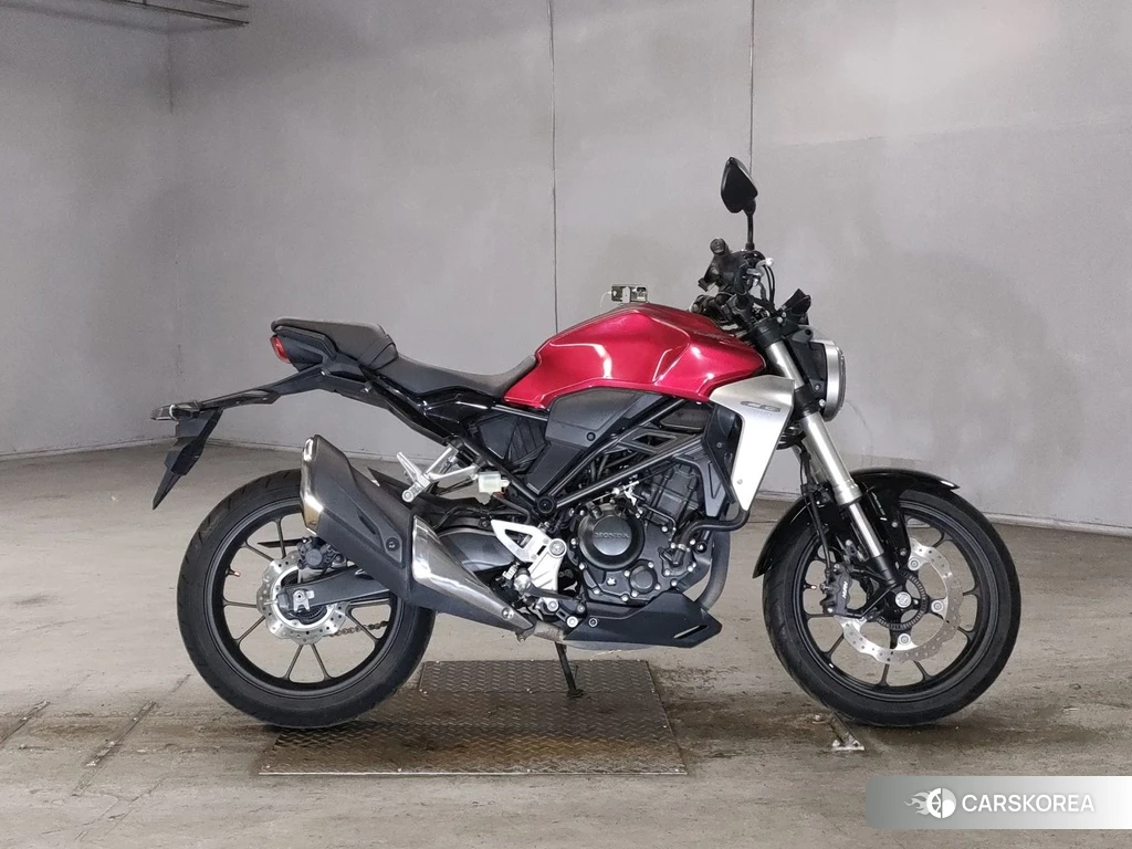 Проданный Honda CB250R 2018 из Японии