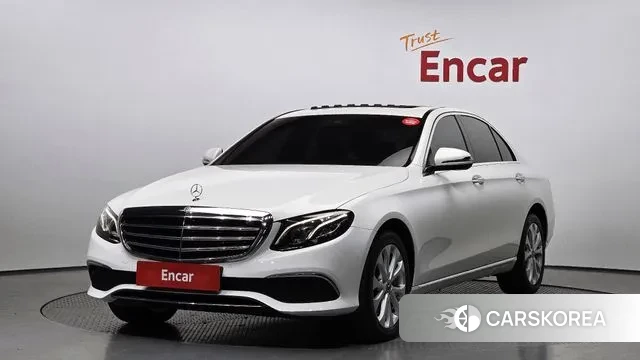 Mercedes-Benz E-Class W213 2019 Белый из Кореи