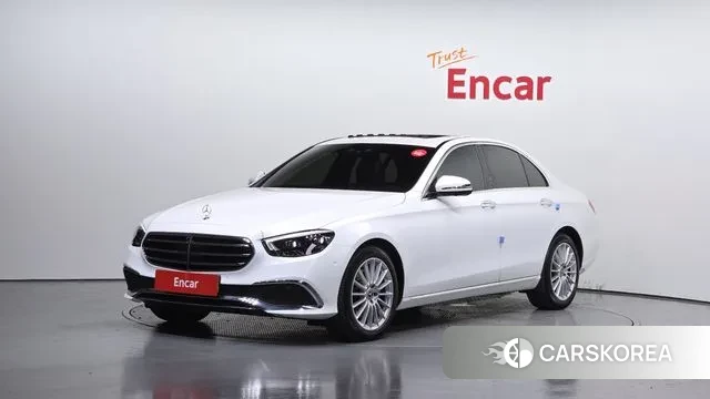 Mercedes-Benz E-Class W213 2023 Белый из Кореи