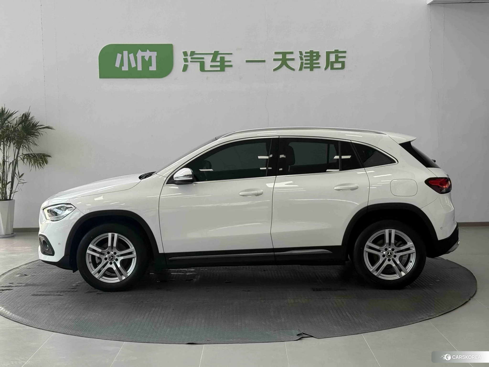 Mercedes-Benz GLA 2020 Белый из Китая