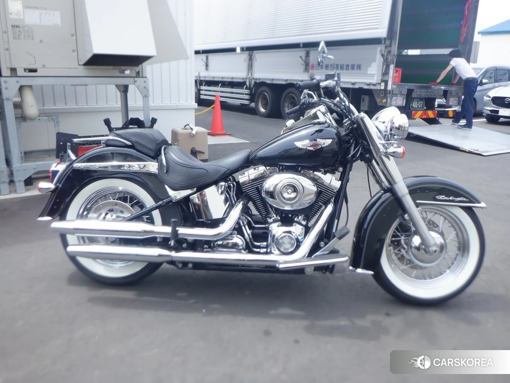 Проданный Harley-Davidson Softail Deluxe FLSTN1580 2010 из Японии