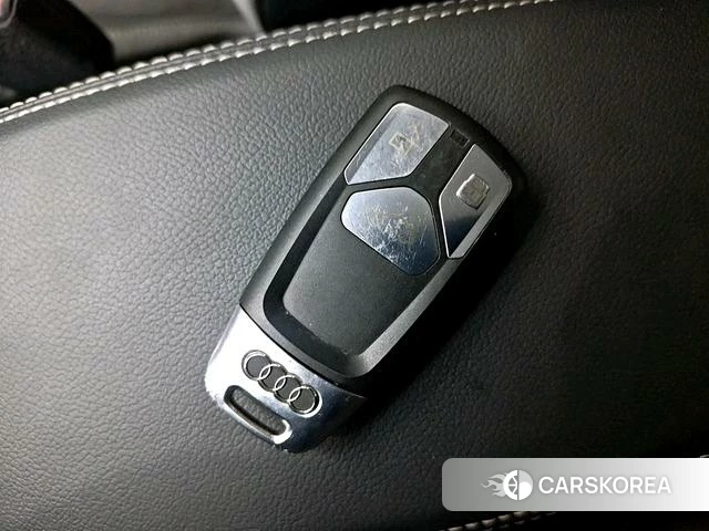 Audi Q3 2021 Белый из Китая