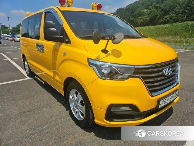 Hyundai The New Grand Starex 2018 Желтый из Кореи