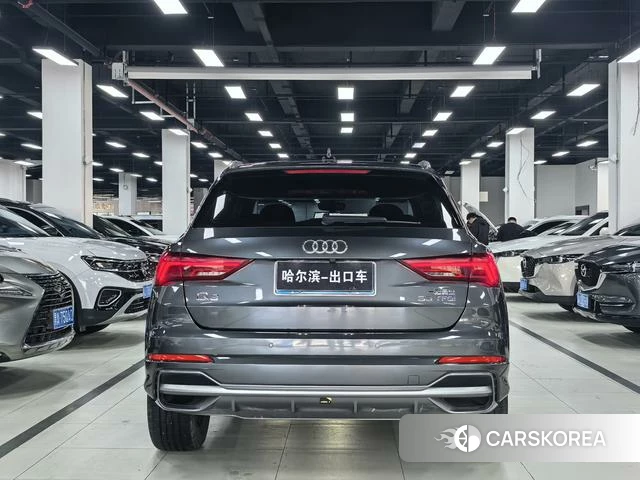 Audi Q3 2022 Темно-серый из Китая
