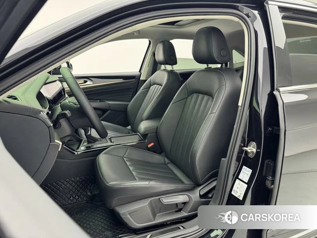 Volkswagen Passat 2023 Черный из Китая