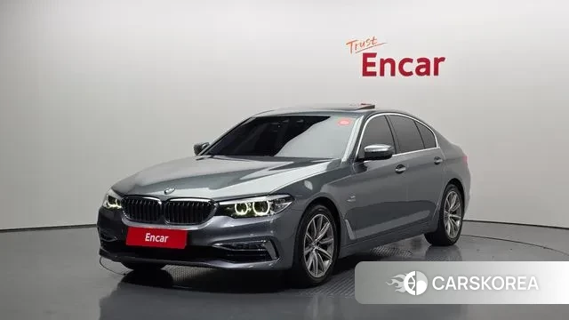 BMW 5 Series (G30) 2018 Серебристо-серый из Кореи