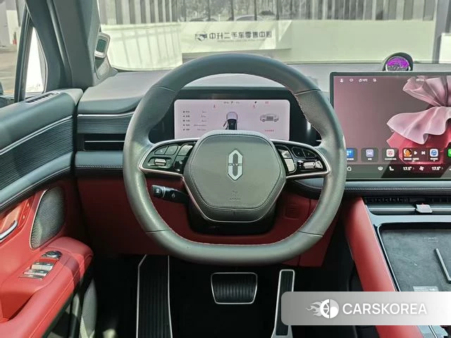 AITO Ask the world M5 2024 Серебристо-серый из Китая