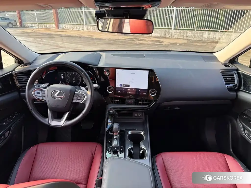 Lexus NX 2023 Silver/gray из Китая