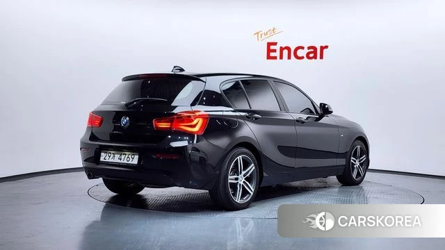 BMW 1 Series (F20) 2018 Черный из Кореи