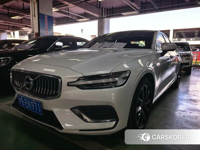 Volvo S60 2021 Белый из Китая
