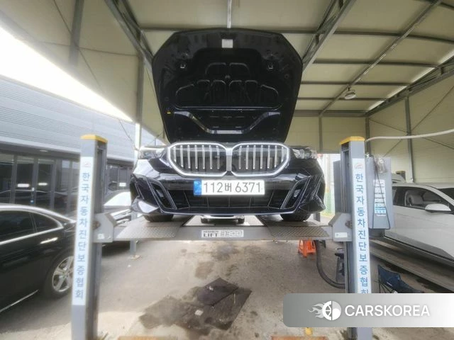 BMW 5 Series (G60) 2024 Черный из Кореи