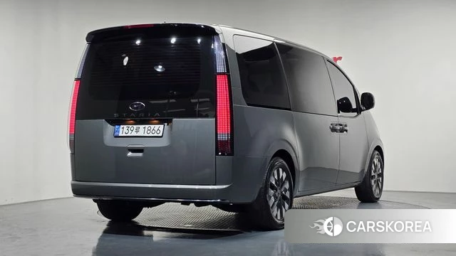 Hyundai Staria 2023 Серый из Кореи