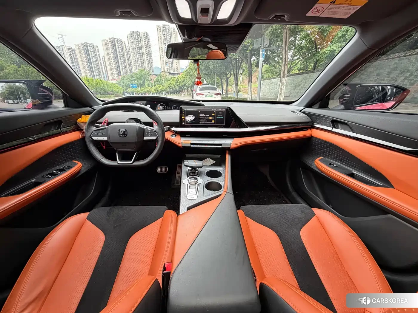 Chang'an Changan UNI-V 2023 Белый из Китая