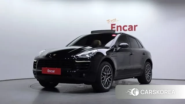 Porsche Macan 2018 Черный из Кореи