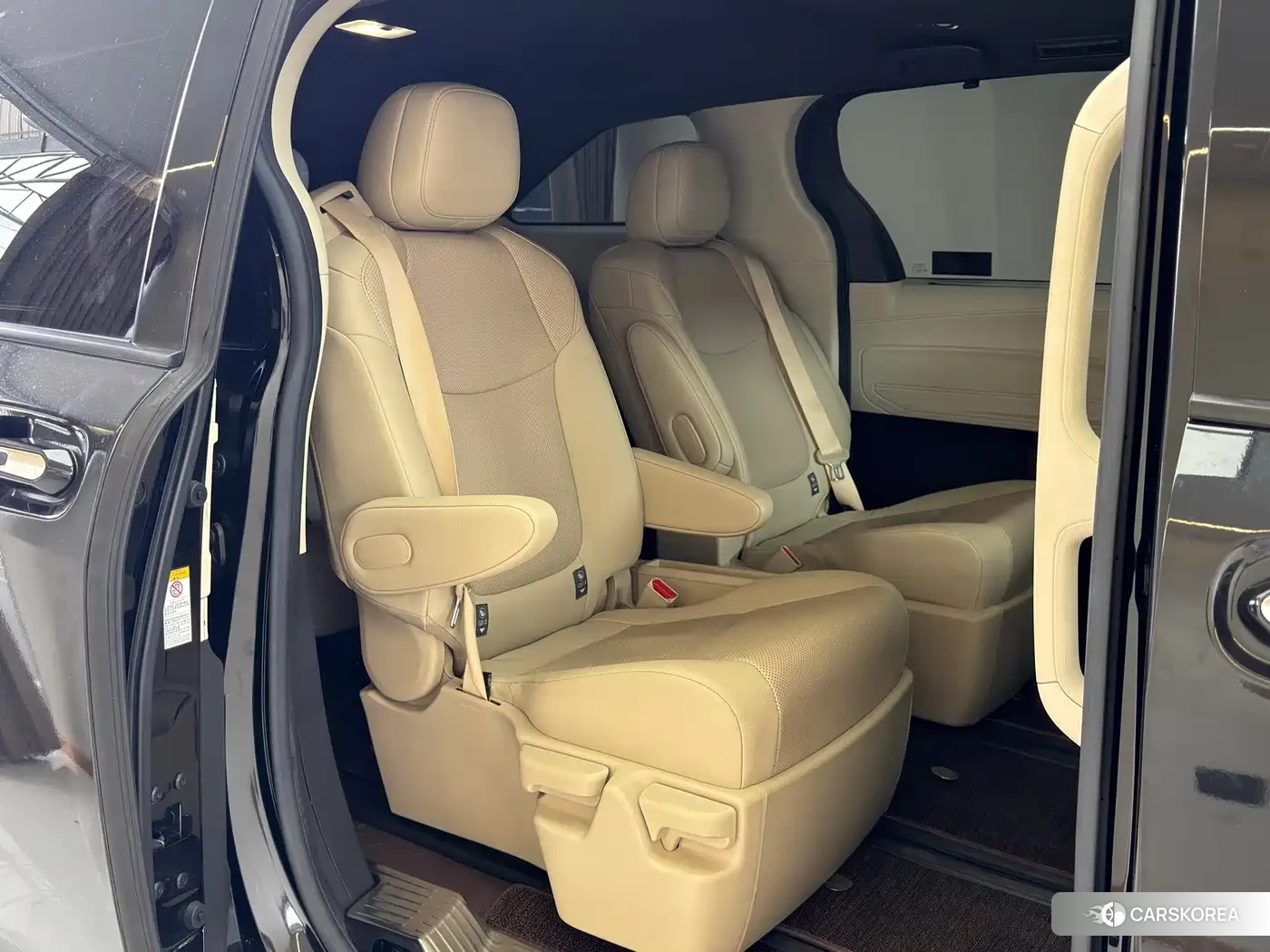 Toyota Sienna 2023 Черный из Китая