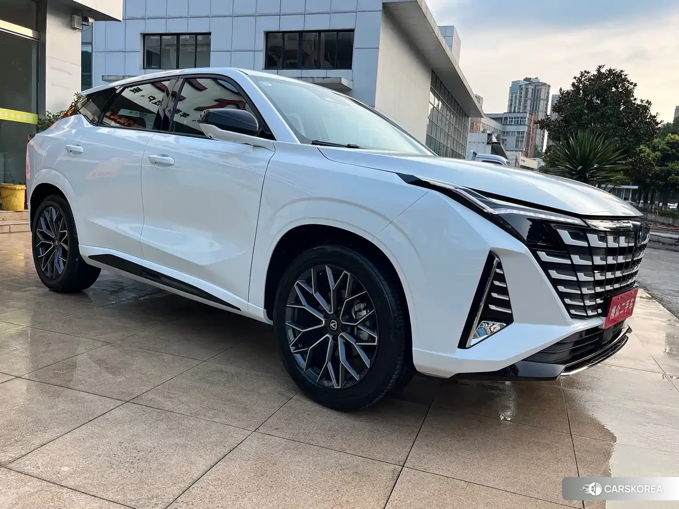 Chang'an Changan UNI-Z 2024 Белый из Китая