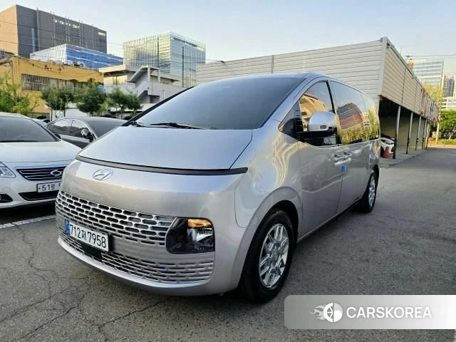 Hyundai Staria 2023 Серебряный из Кореи