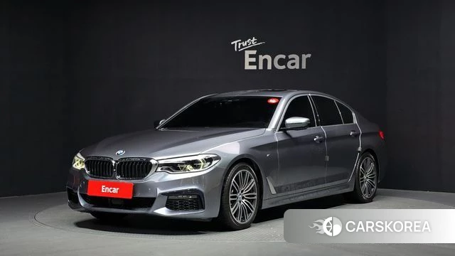 BMW 5 Series (G30) 2019 Серебристо-серый из Кореи
