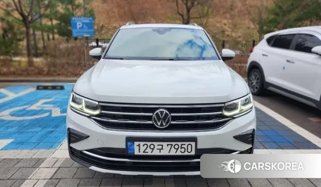 Volkswagen Tiguan second Generation 2021 Белый из Кореи