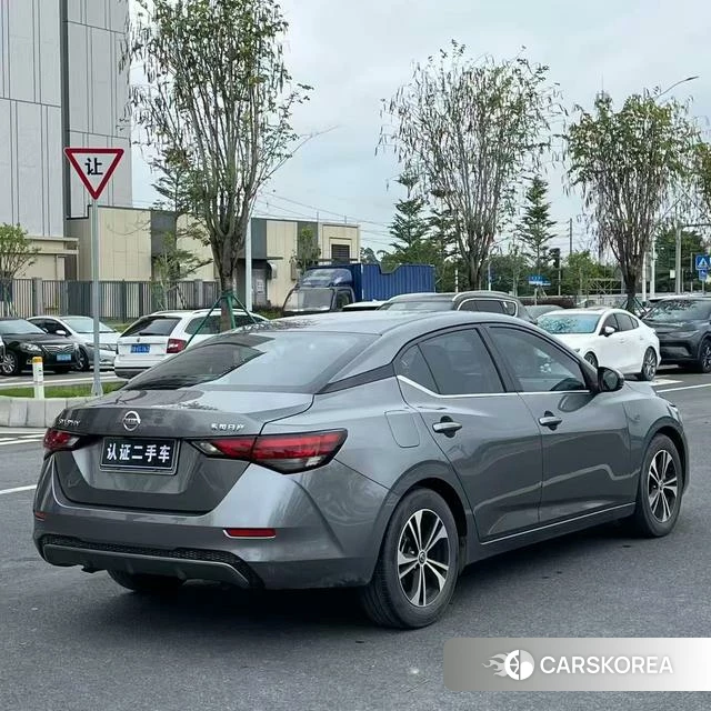 Nissan Xuan Yi 2021 Темно-серый из Китая