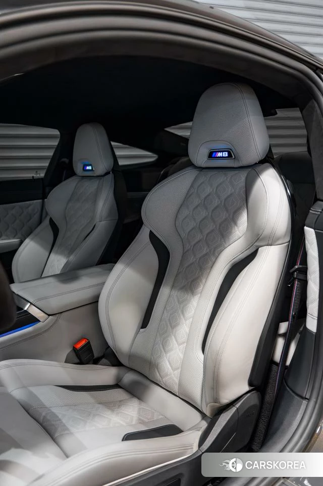 BMW M8 2021 Темно-серый из Китая