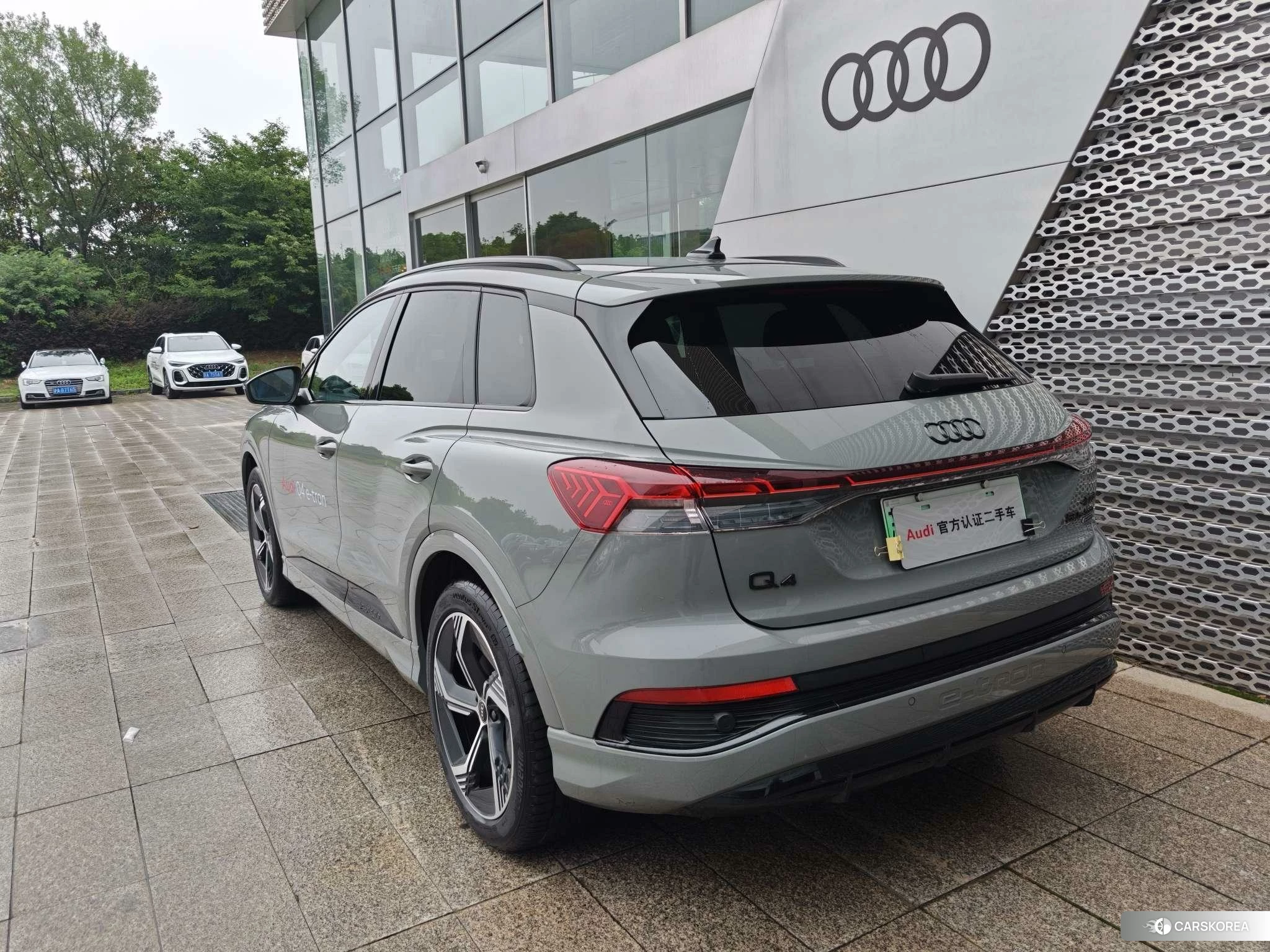 Audi Q4 2023 Серебристо-серый из Китая