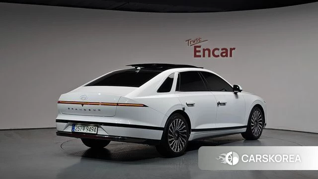 Hyundai Grandeur (GN7) 2024 Белый из Кореи