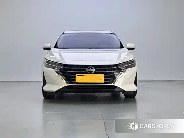 Nissan Sylphy 2025 Белый из Китая