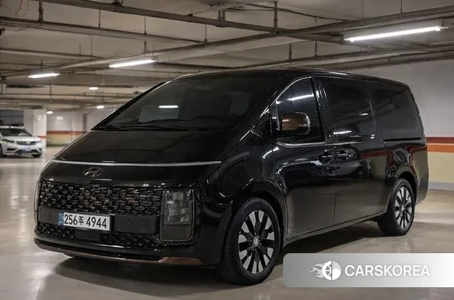 Hyundai Staria 2025 Черный из Кореи