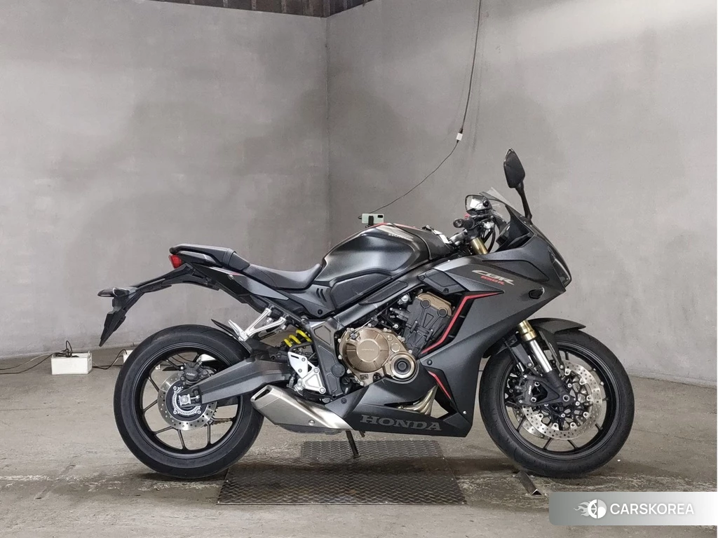 Проданный Honda CBR650R id 4176026 из Японии