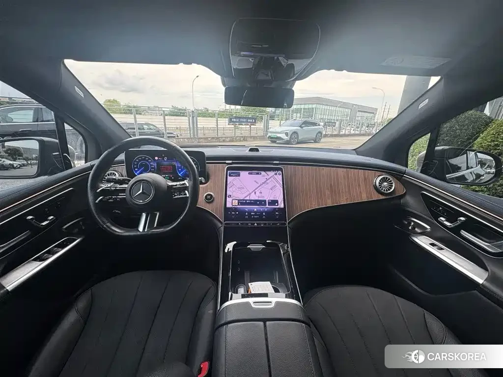 Mercedes-Benz EQE SUV 2023 Champagne/brown из Китая
