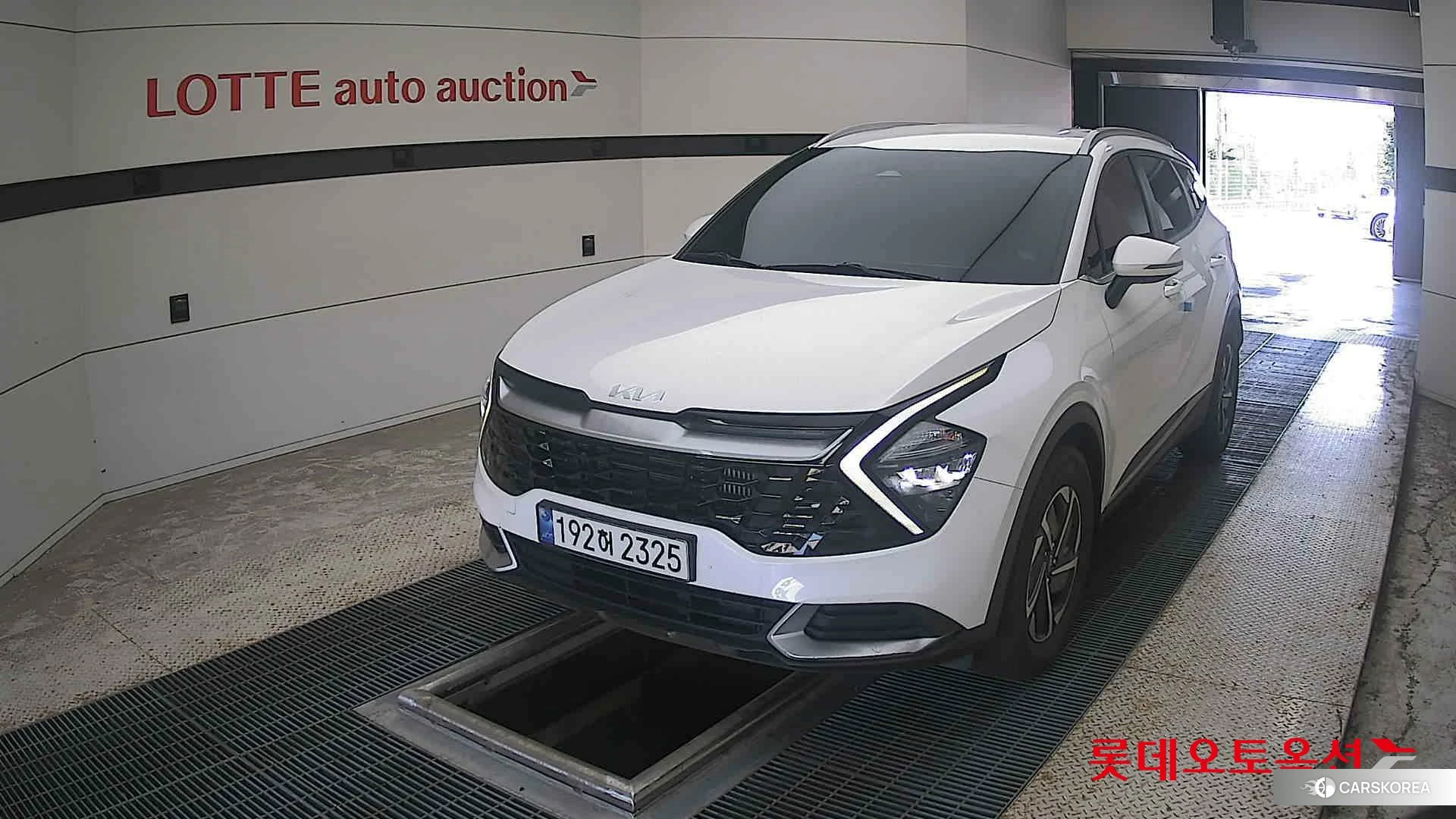 Kia Sportage Hybrid 2023 Snow White Pearl (optional) из Кореи