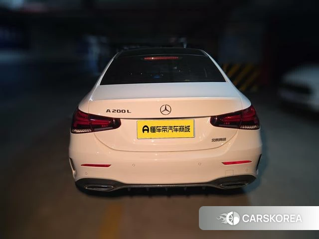 Mercedes-Benz Class A 2022 Белый из Китая