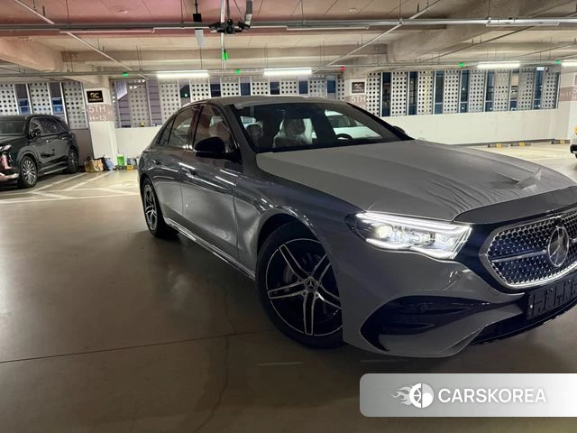 Mercedes-Benz E-Class W214 2026 Серебристо-серый из Кореи