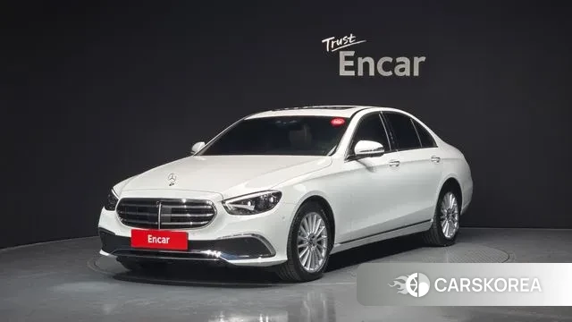 Mercedes-Benz E-Class W213 2023 Белый из Кореи
