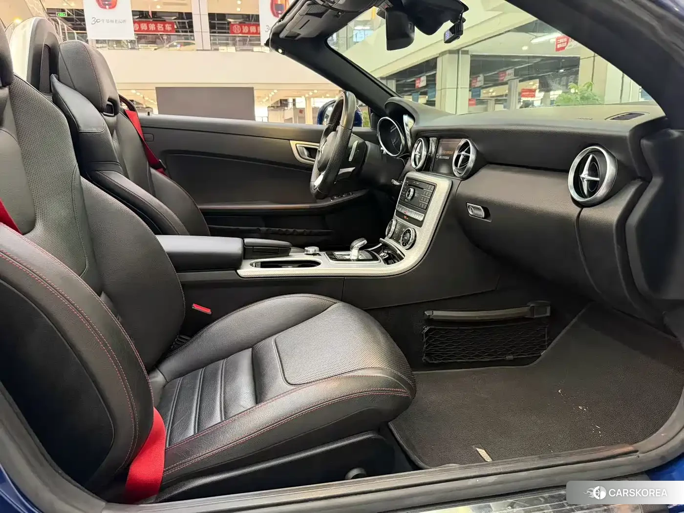 Mercedes-Benz SLC 2018 Синий из Китая