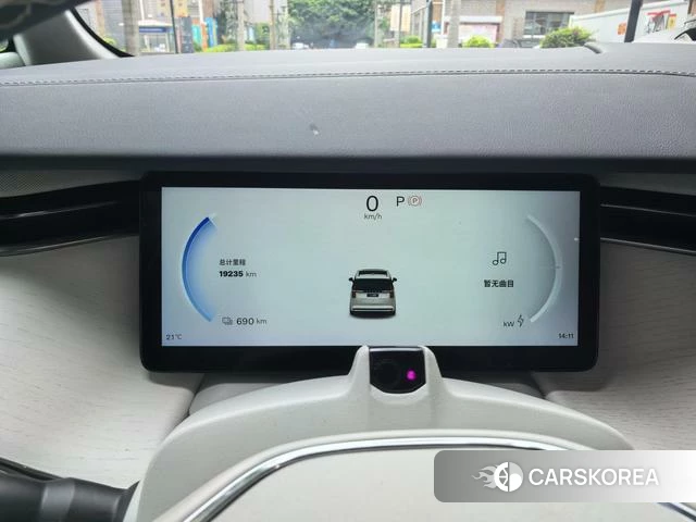 Volvo EM90 2024 Черный из Китая